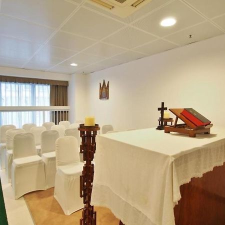Caritas Oswald Cheung International House Hotel Hong Kong Bagian luar foto