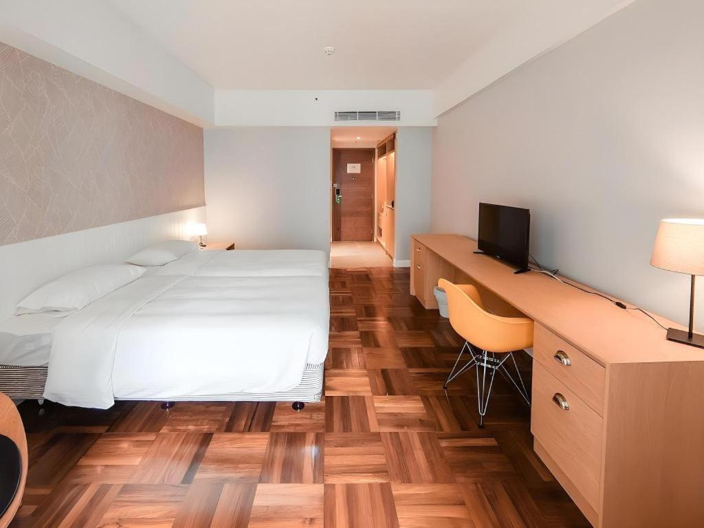 Caritas Oswald Cheung International House Hotel Hong Kong Bagian luar foto