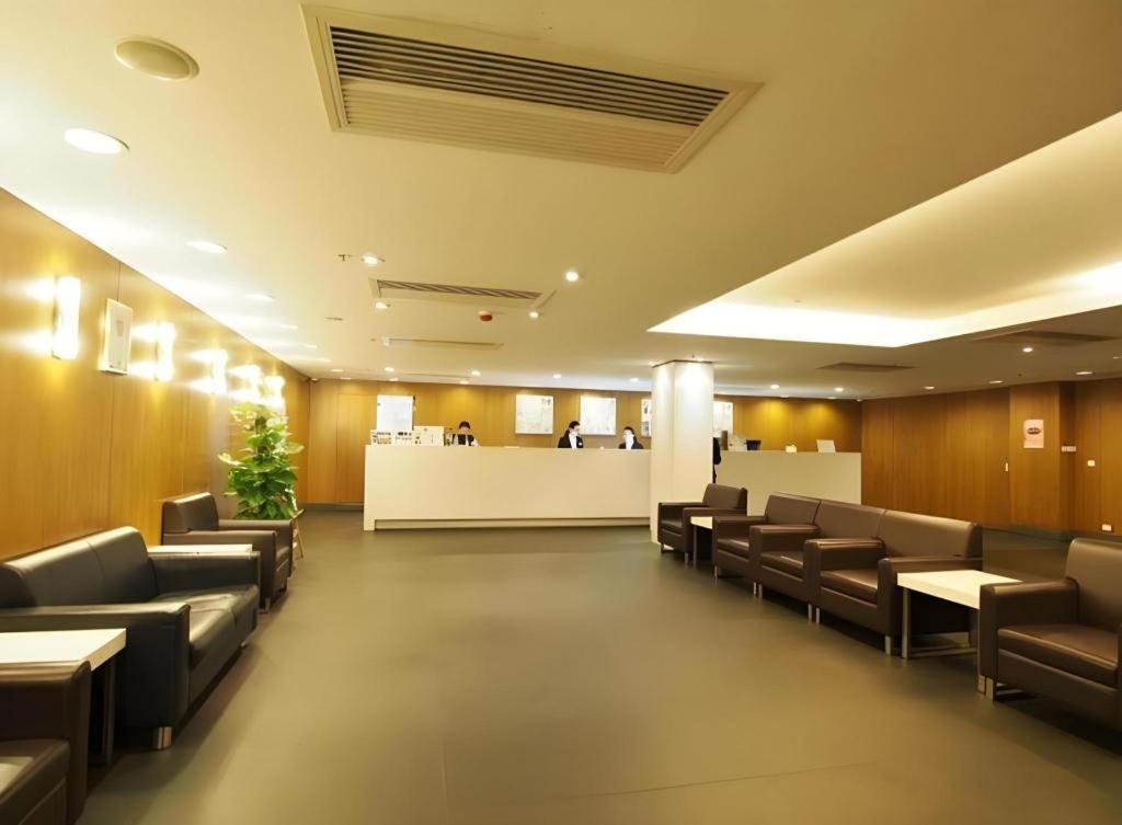 Caritas Oswald Cheung International House Hotel Hong Kong Bagian luar foto